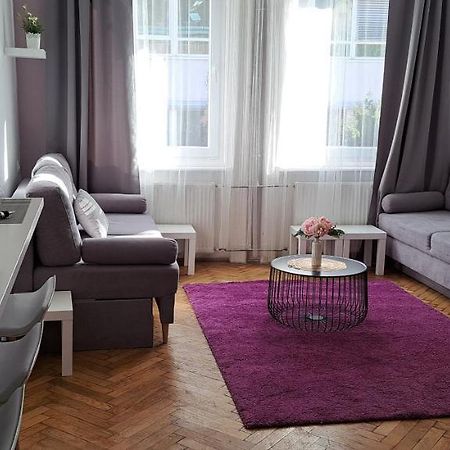 Sweet 16 Apartment In The Party District بودابست المظهر الخارجي الصورة
